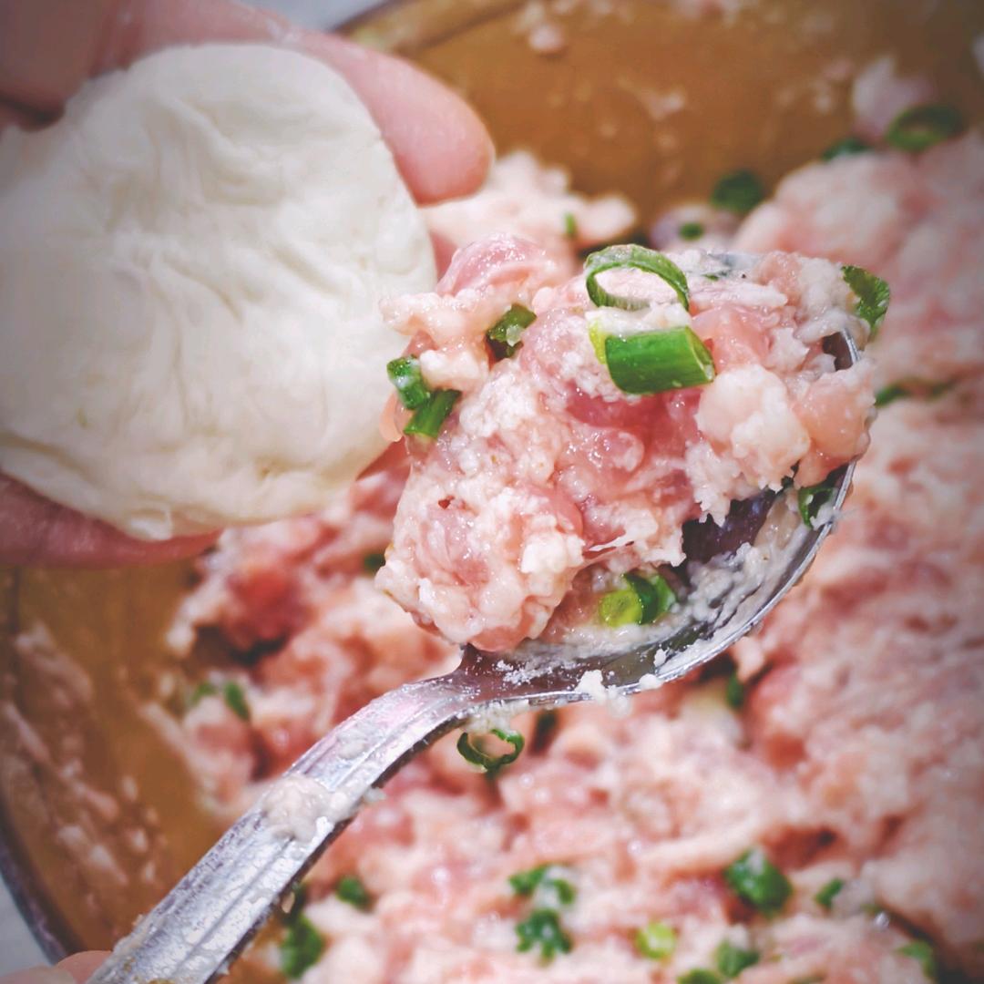 香百里老面炒馅小笼包