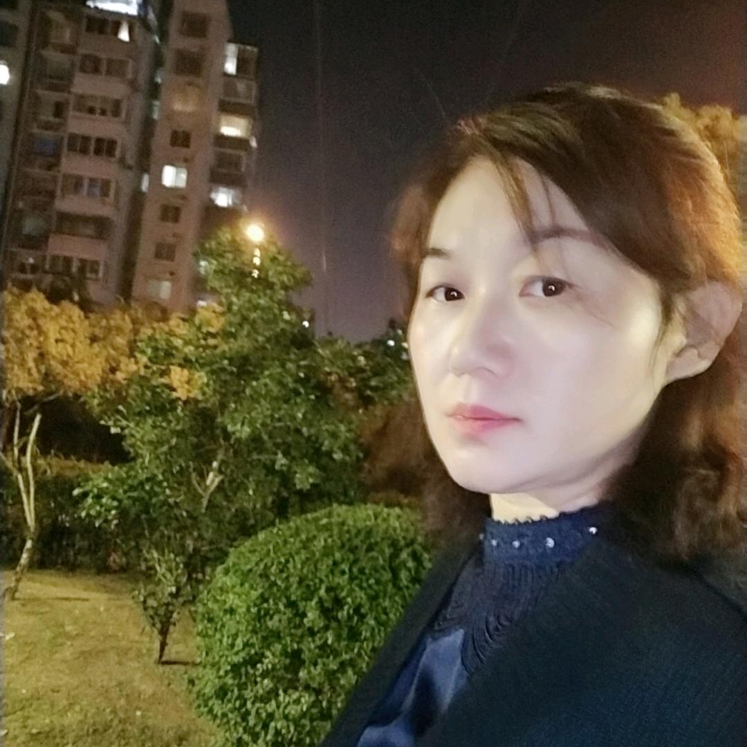 我将真心向明月