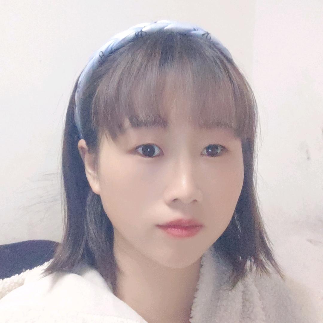 戴义眼的寻亲女孩元妹子