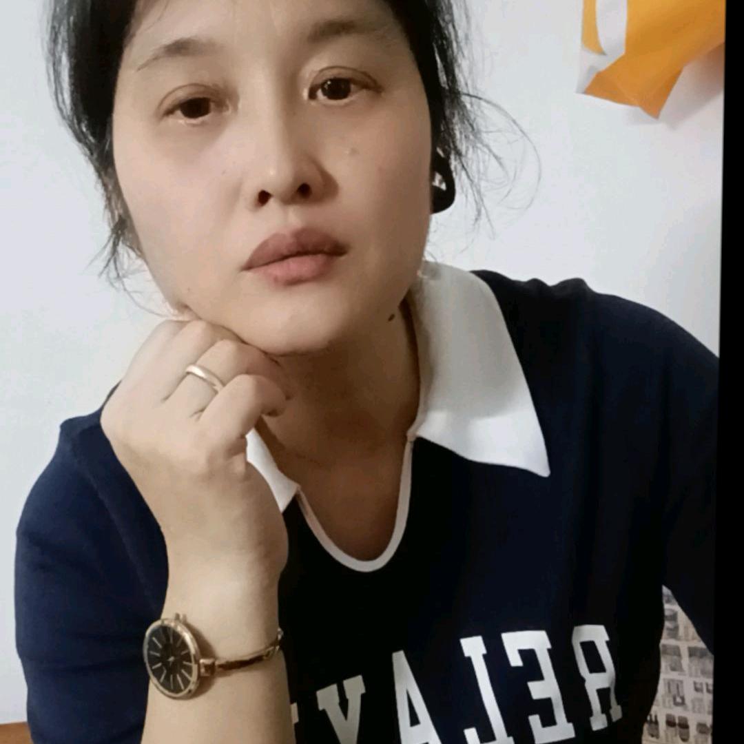 何静芳