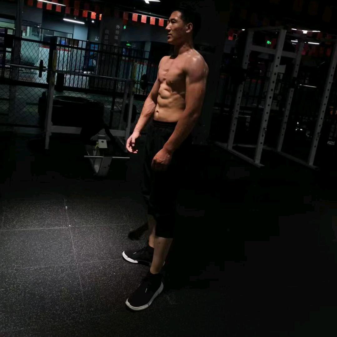 皮蛋瘦肉丶周教练