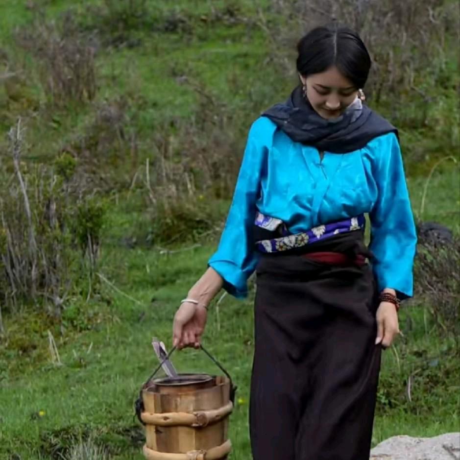 岚屿·朝云暮野草原秘境酒店