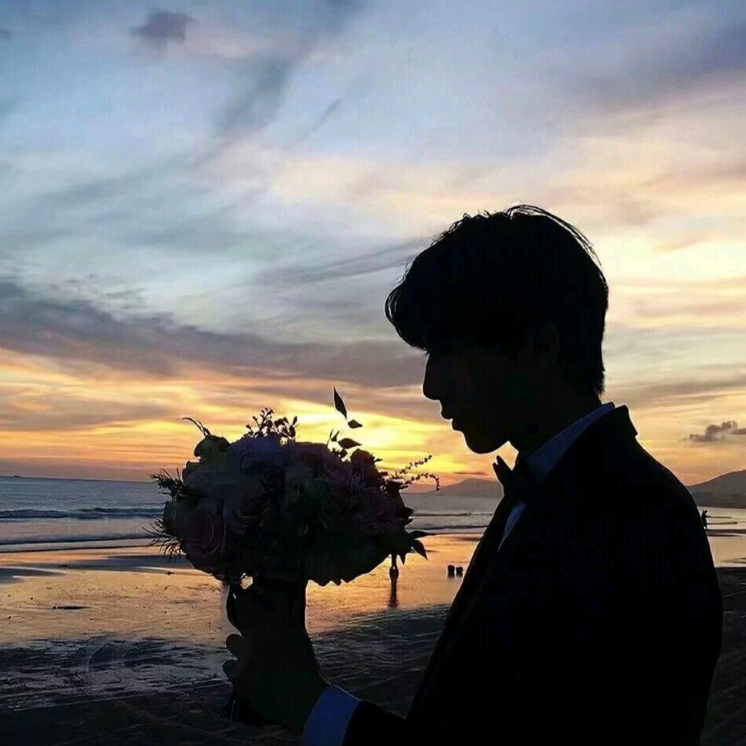 ꫛ℘℘ꫀꪄꪶ  .  Lonely