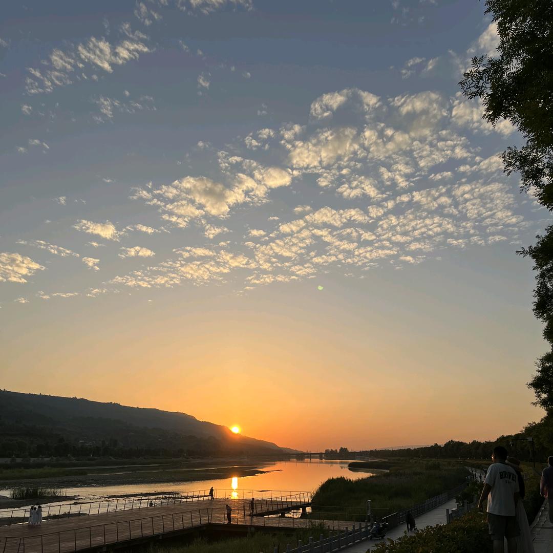 鸿浩