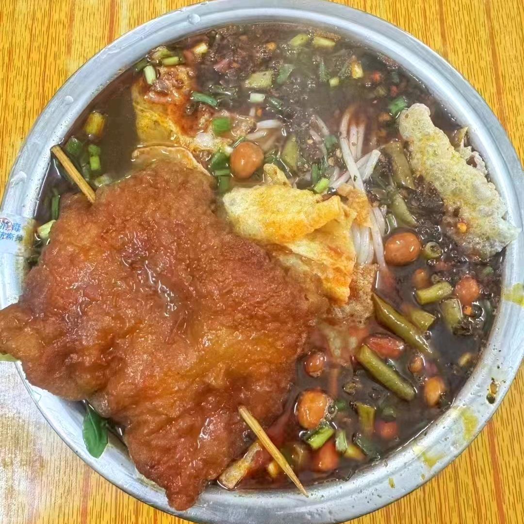 小巷子里的螺丝粉