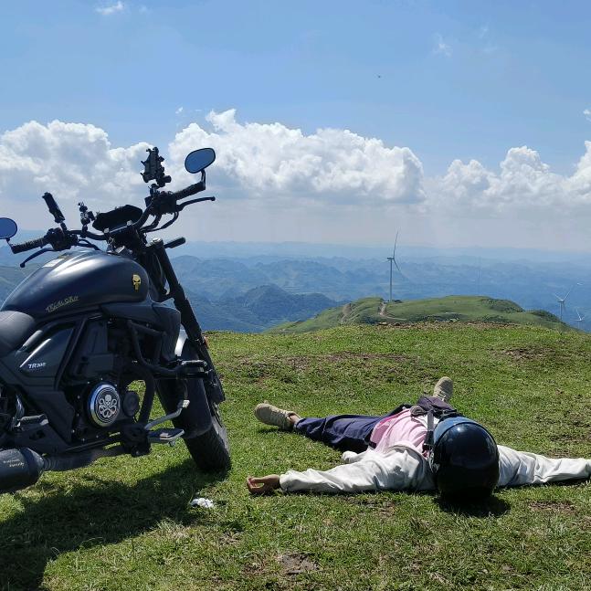 一个臭卖家具的游泳教练