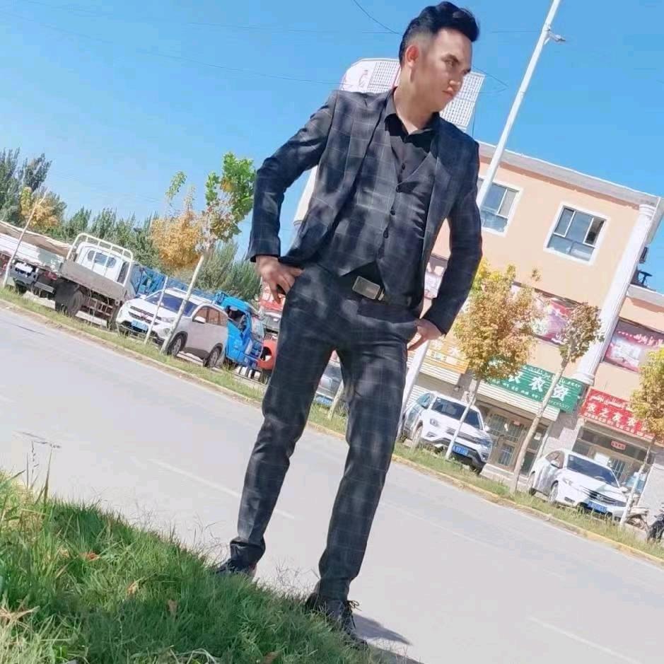 妙艳美容美发店       艾力