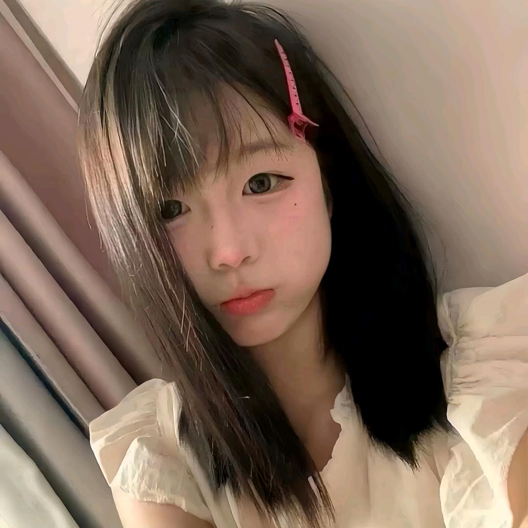 一只发呆的豚豚