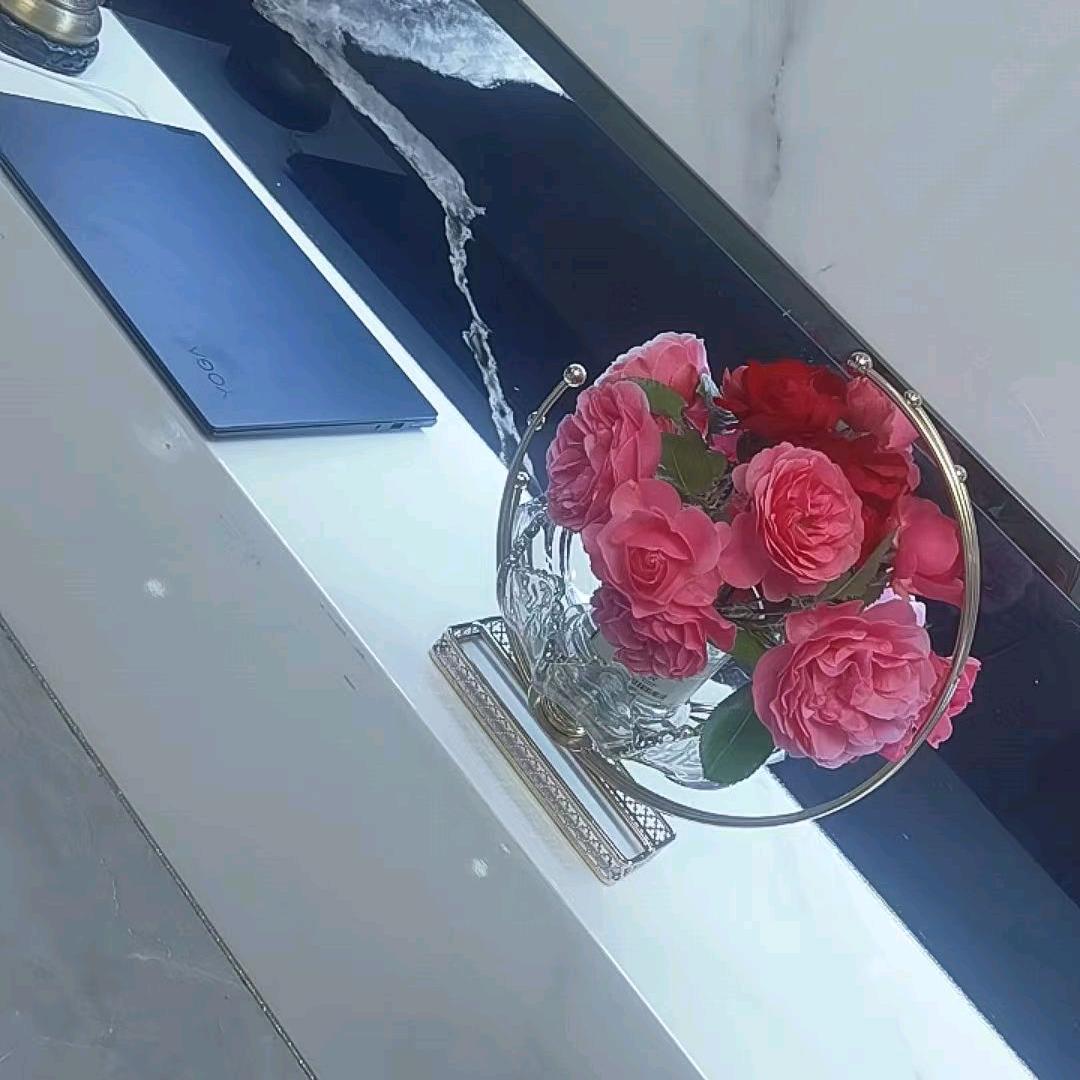 依恋🦋晨曦