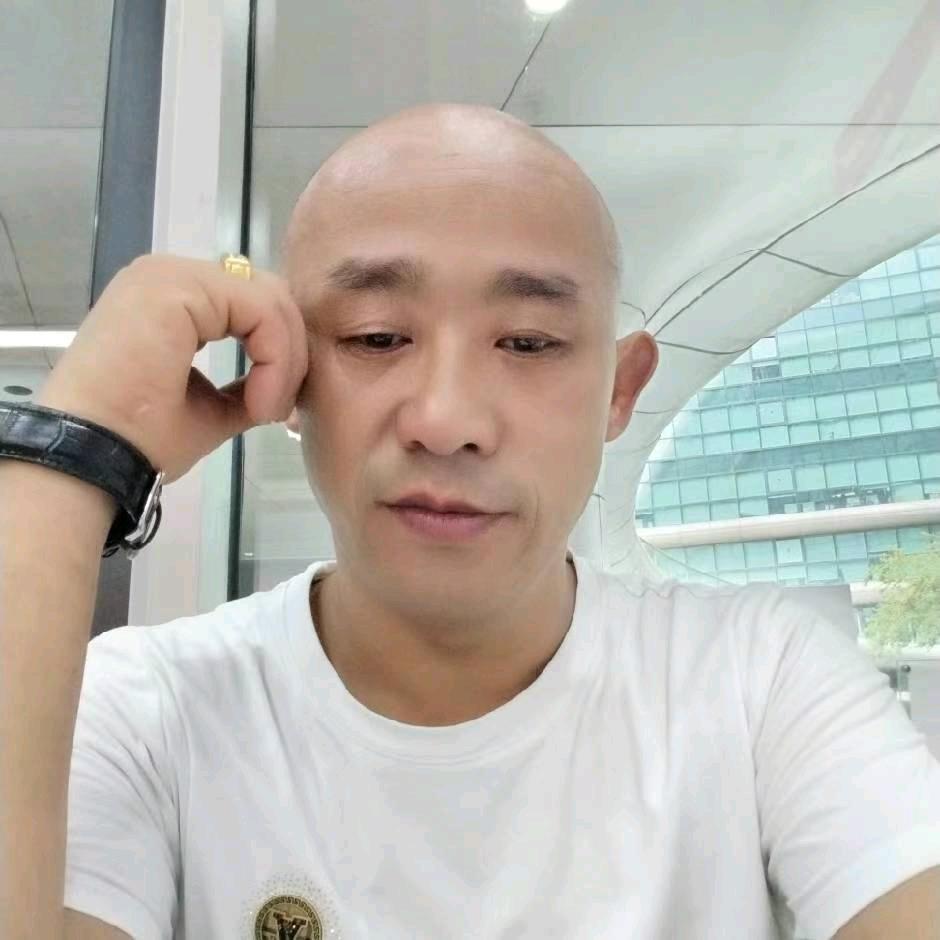 四阿哥，幸福的小虾米