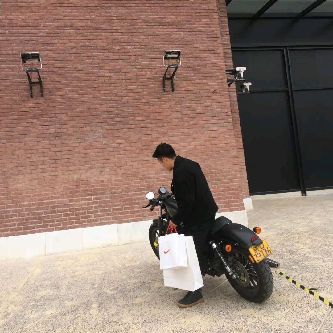 把手给我.