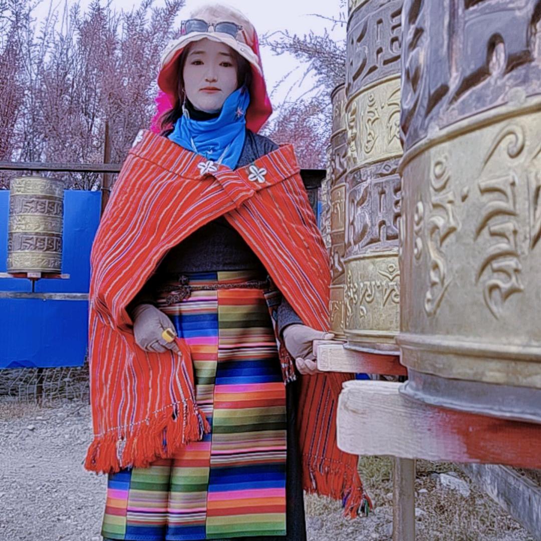 ལས་དབང་བུ་མོ།