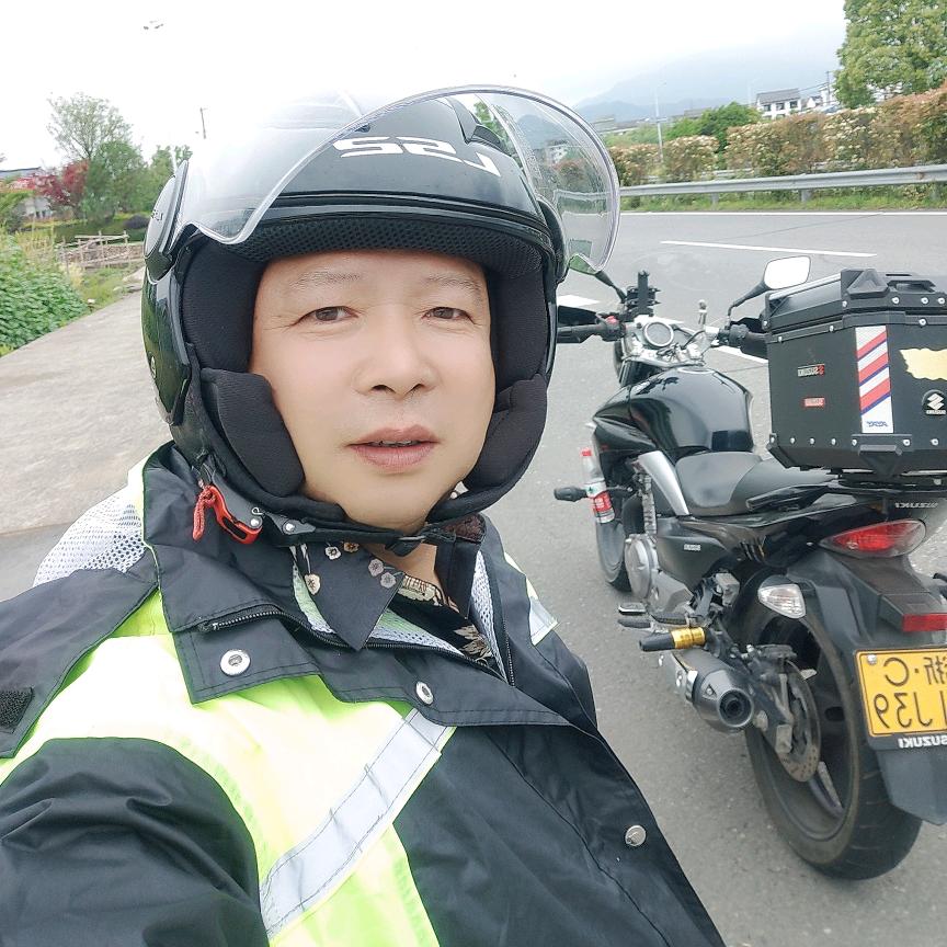 🚜楠溪江周哥:🏍一人一车自由骑行🏍