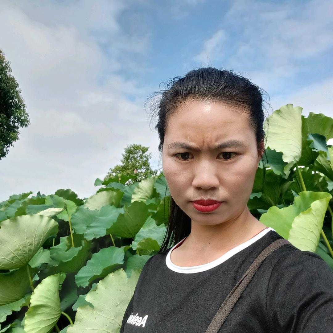小芳: