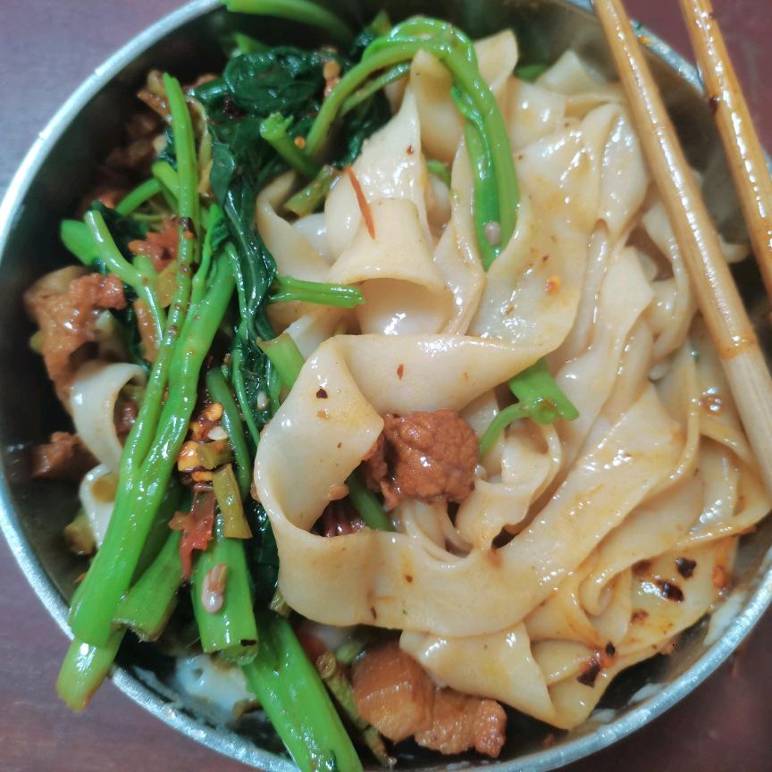 好吃懒做的小🐷