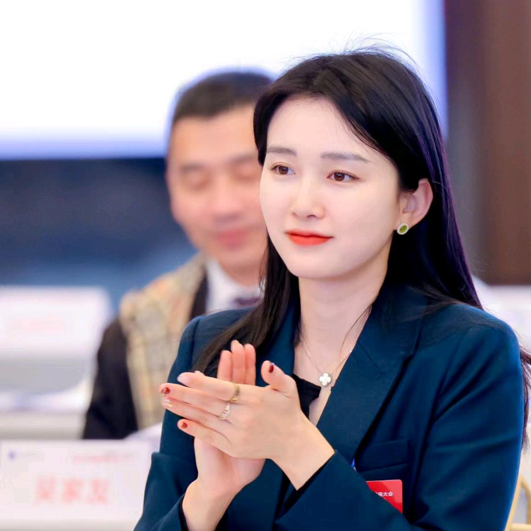 春妮律师（所花）