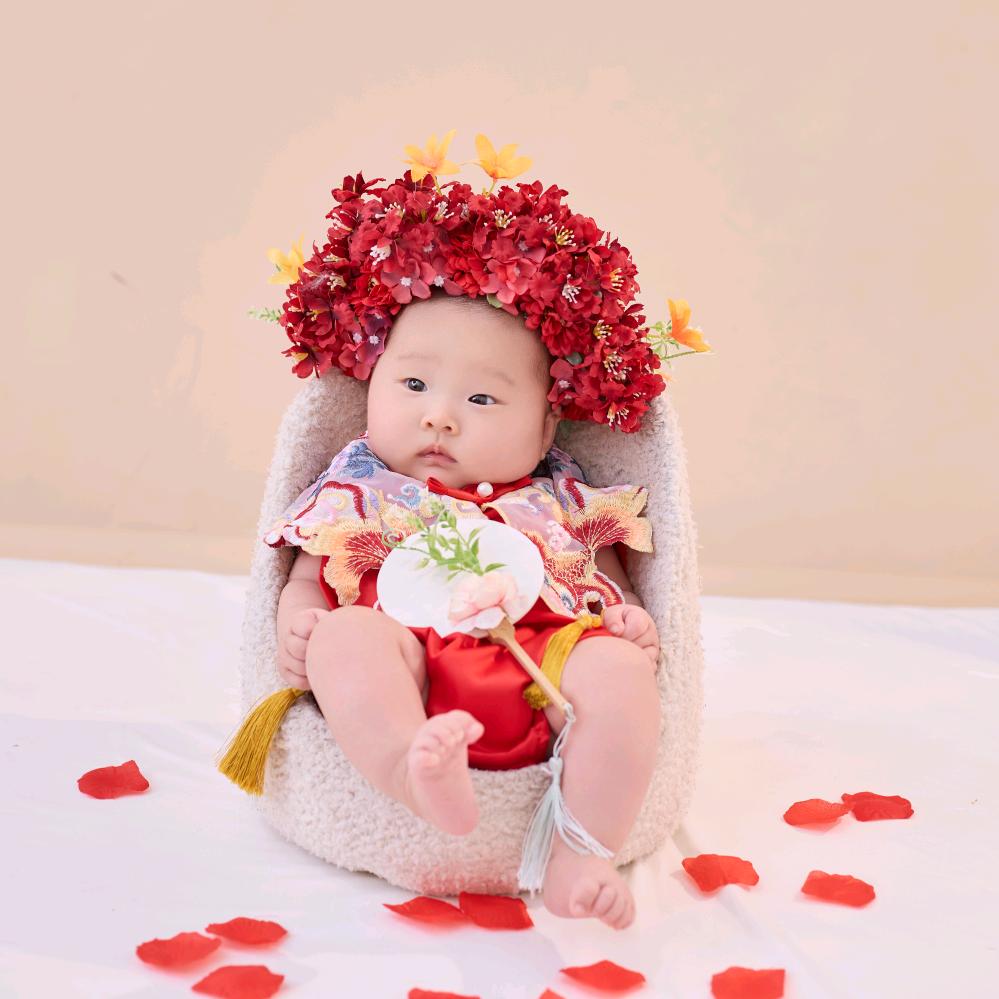 00后摆摊养娃的一天