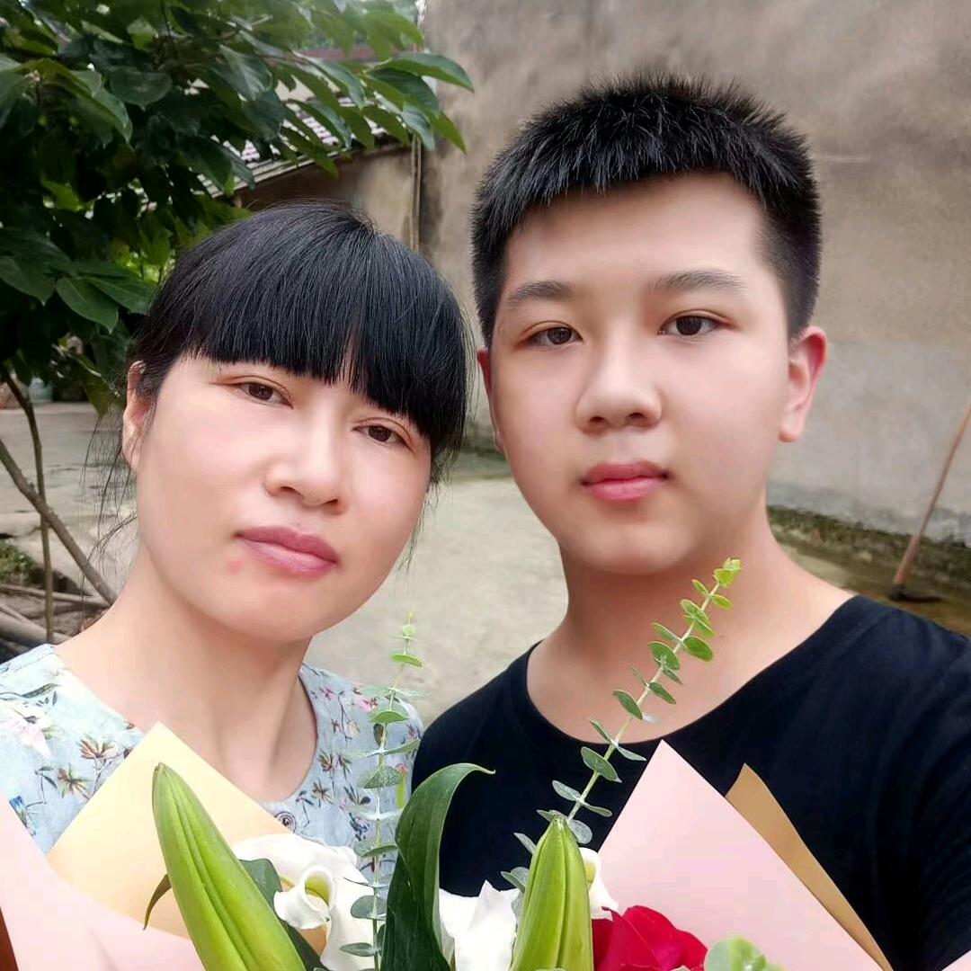 瓶子推拿护肤
