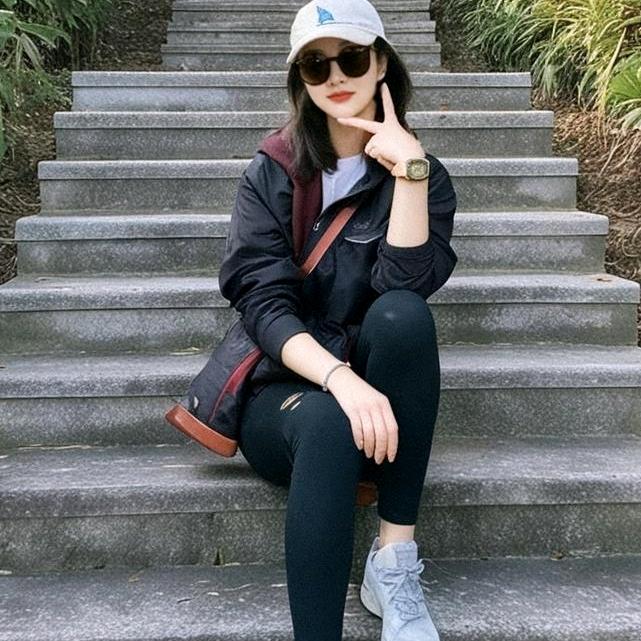 女主角美甲美睫女装店