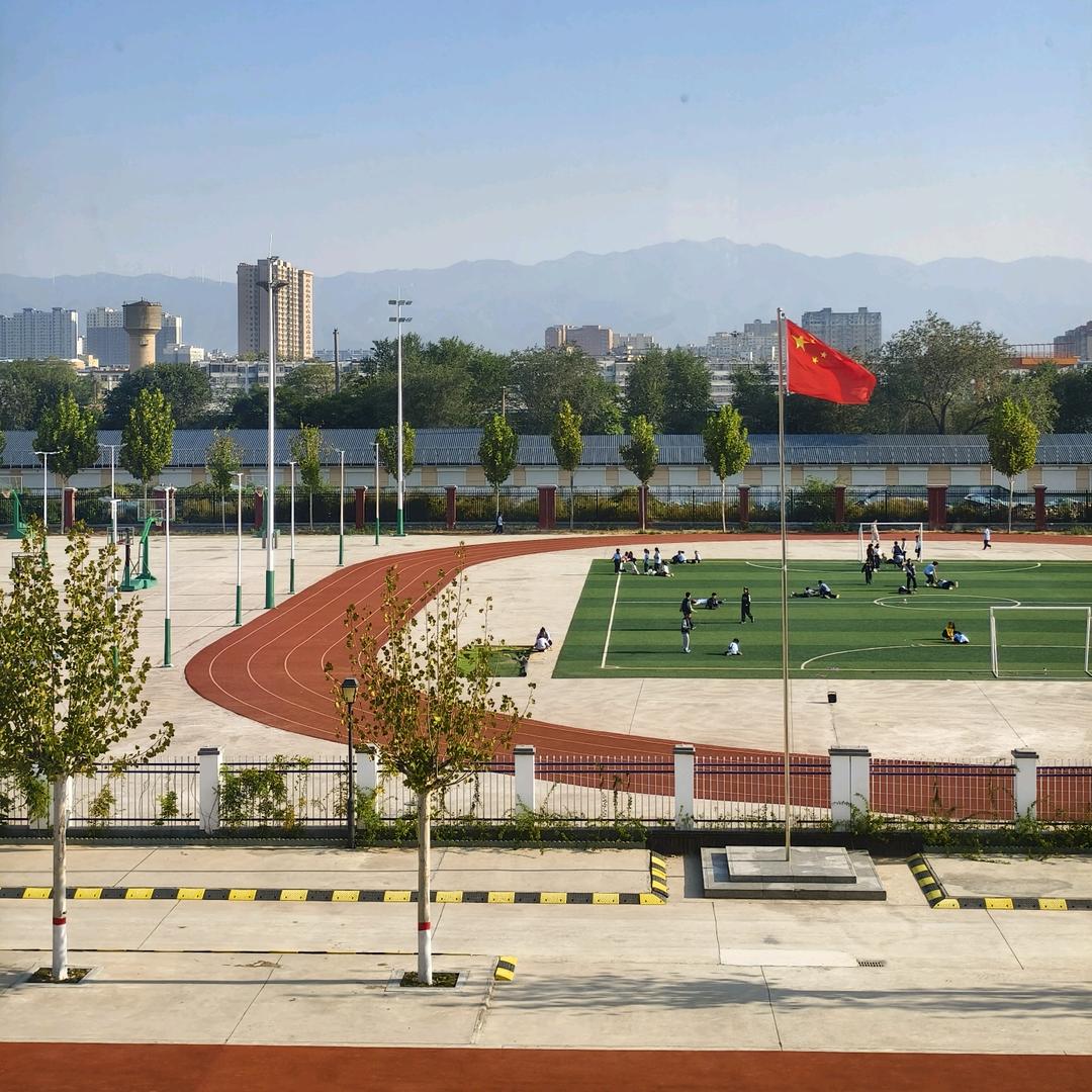 佀俏