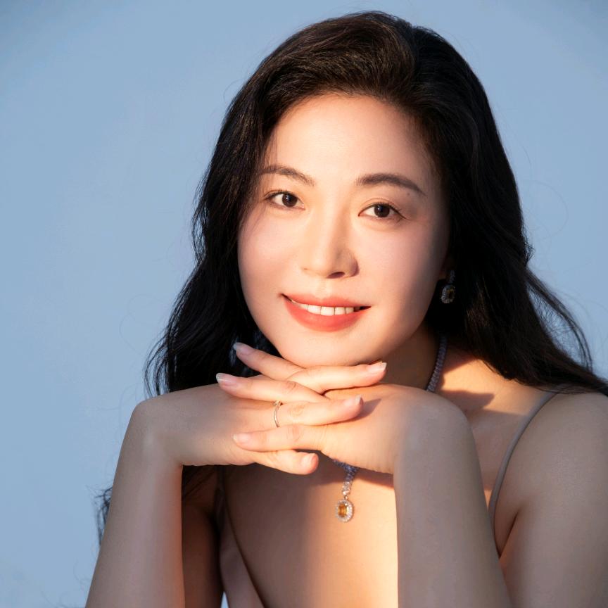 吉的堡云想衣裳