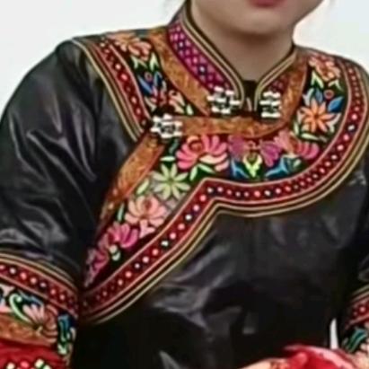 文英💝民族服装❤️加工