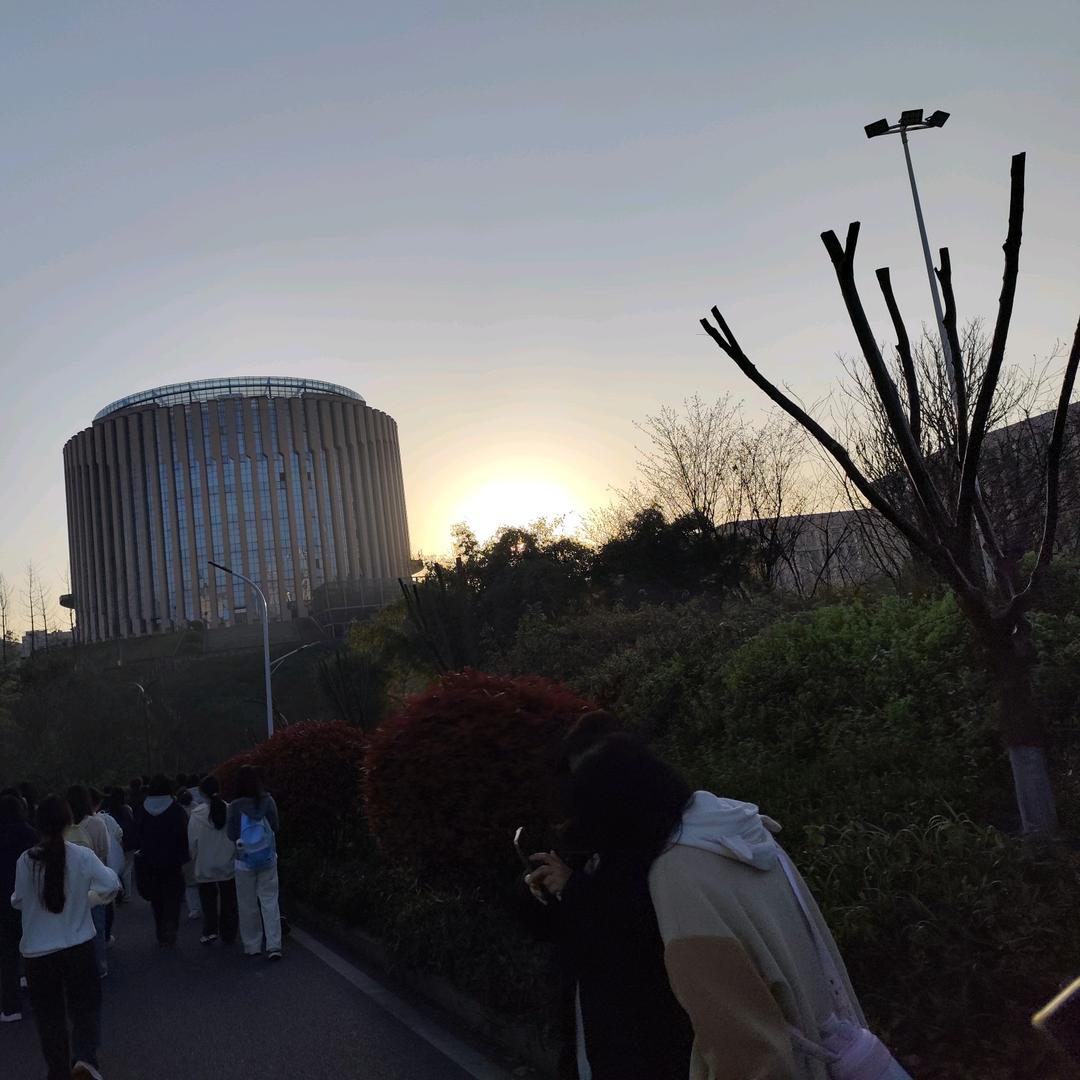 泸职院小兮学姐