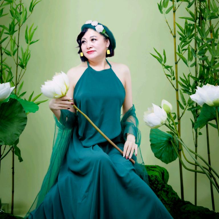 美丽胶娘