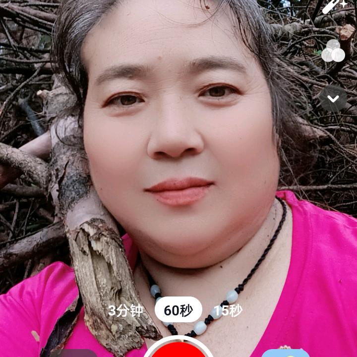 周姐，中午11点半开播