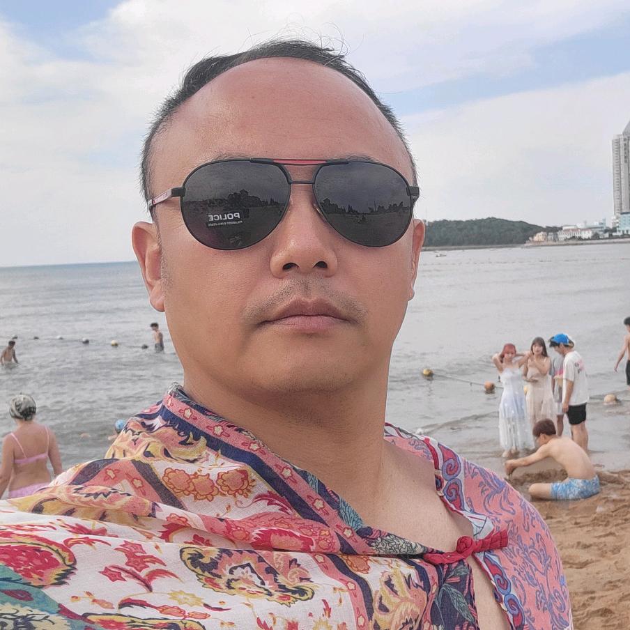 踩玫瑰走天涯