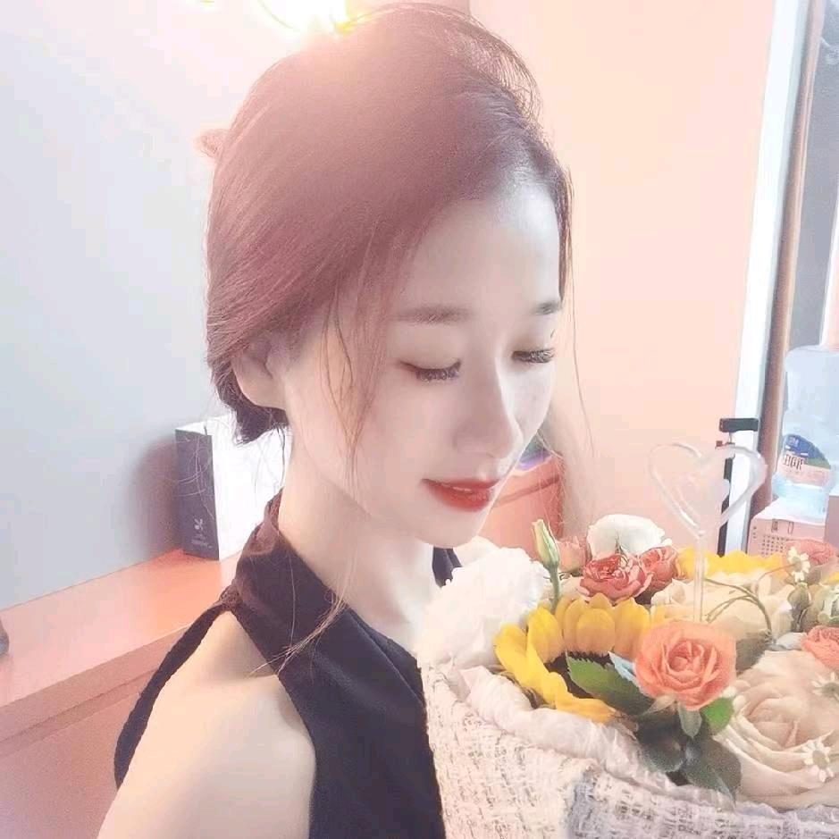 黄裤子刀妹