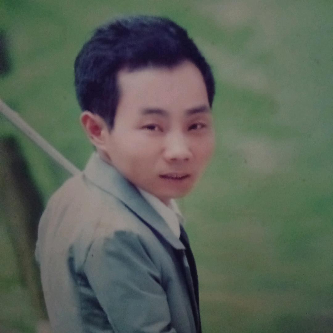 李