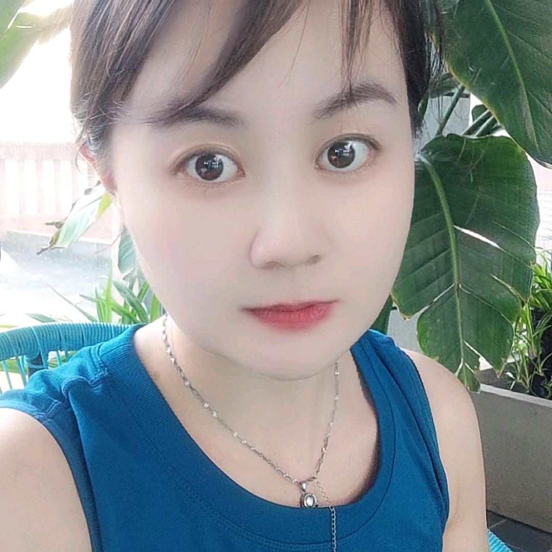 爱威德游泳教练海燕
