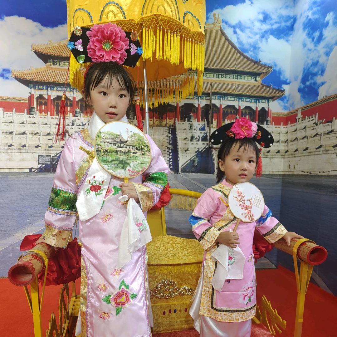 快乐小姐妹