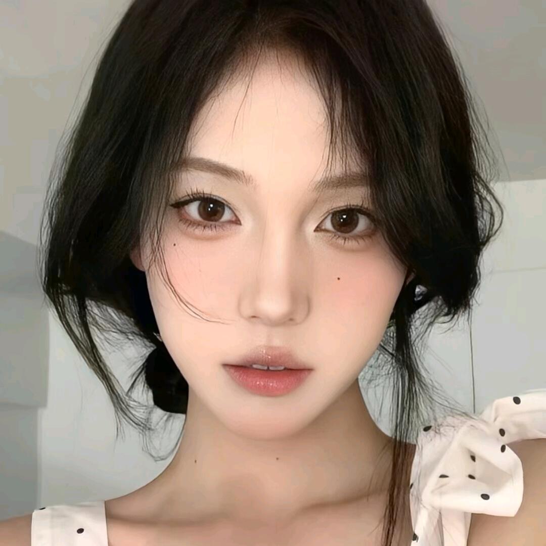 小Q.