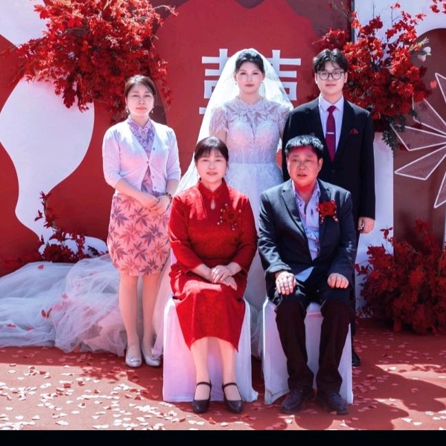 橱窗每天更新