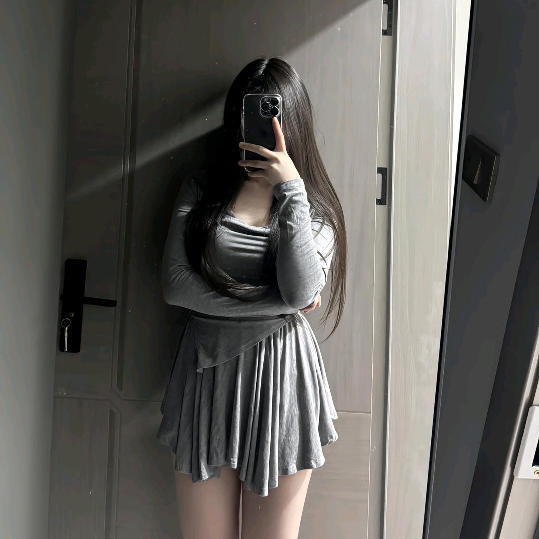 不吃鱼的小霞