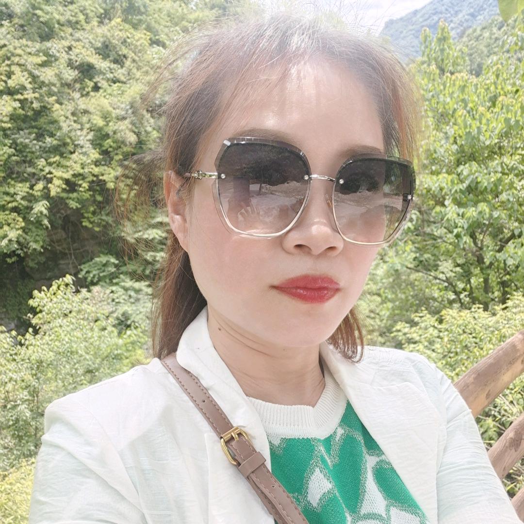 东天里的腊梅