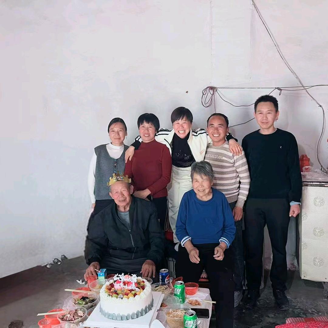 我是你亲二哥😏嘎嘎嘎