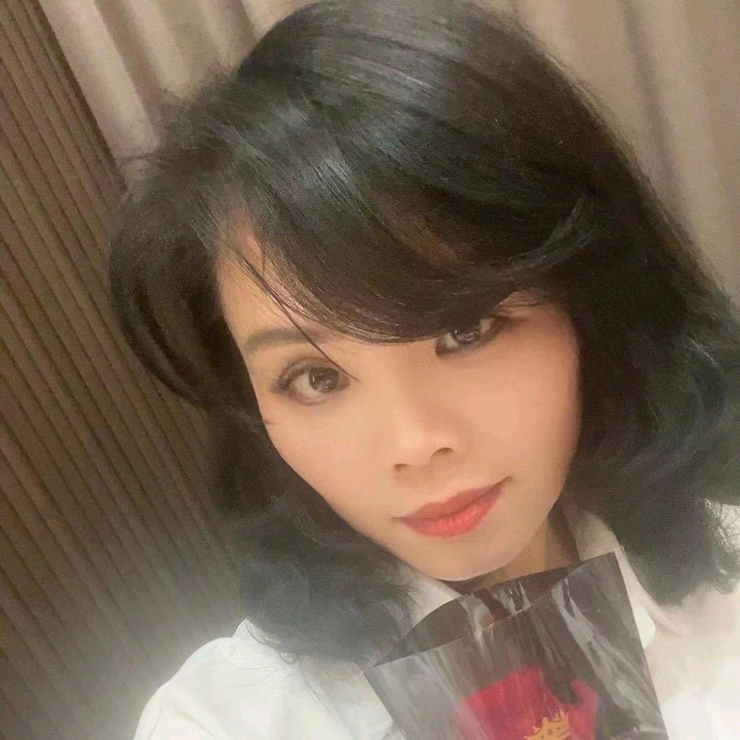 龙港罗兰西尼系统门窗小姐姐