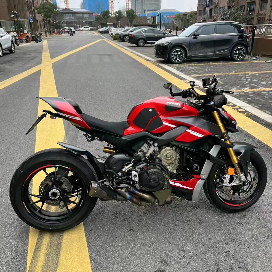 闪光机车上海实体店