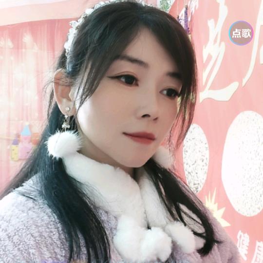 焕焕在西华卖现蒸凉皮