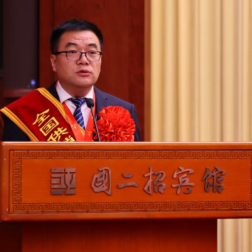 洛川县供销合作社雷张锋