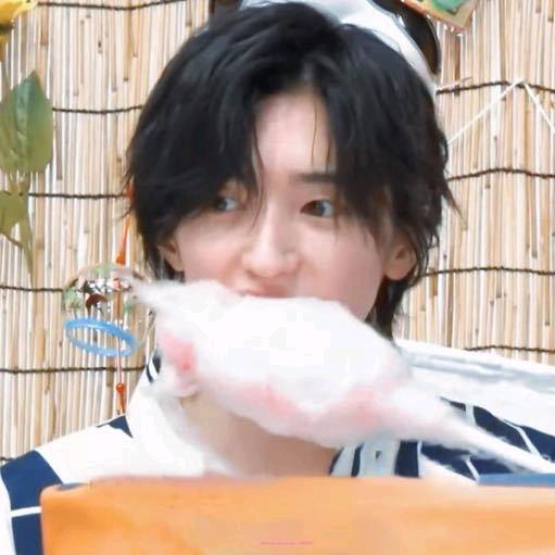 春山小月亮