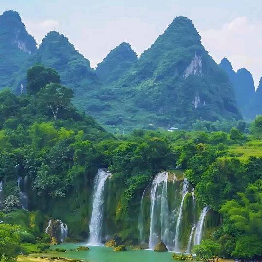 慢步夕阳迎曙光