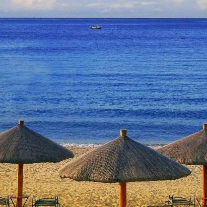 厚德载物自强不息