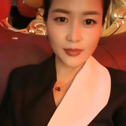 云南临沧，镇康，李月