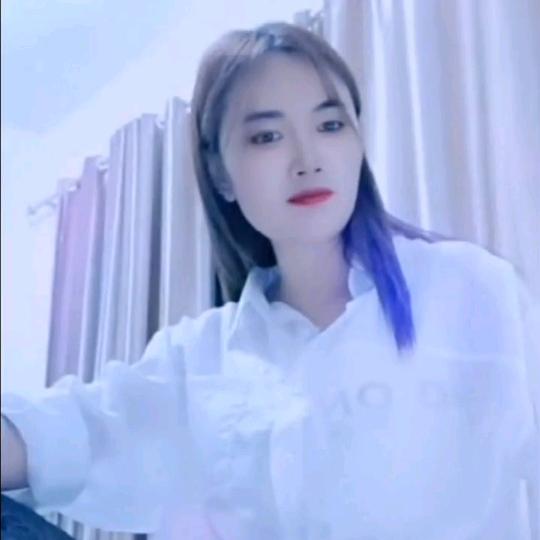 假装坚强♥(。→v←。)♥