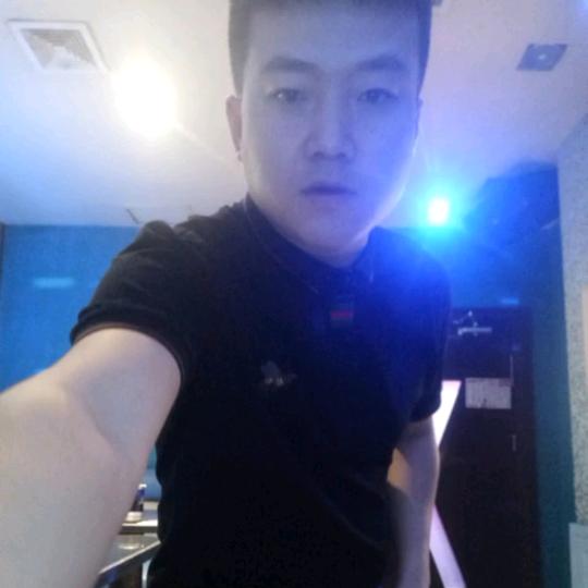 给朕跪下
