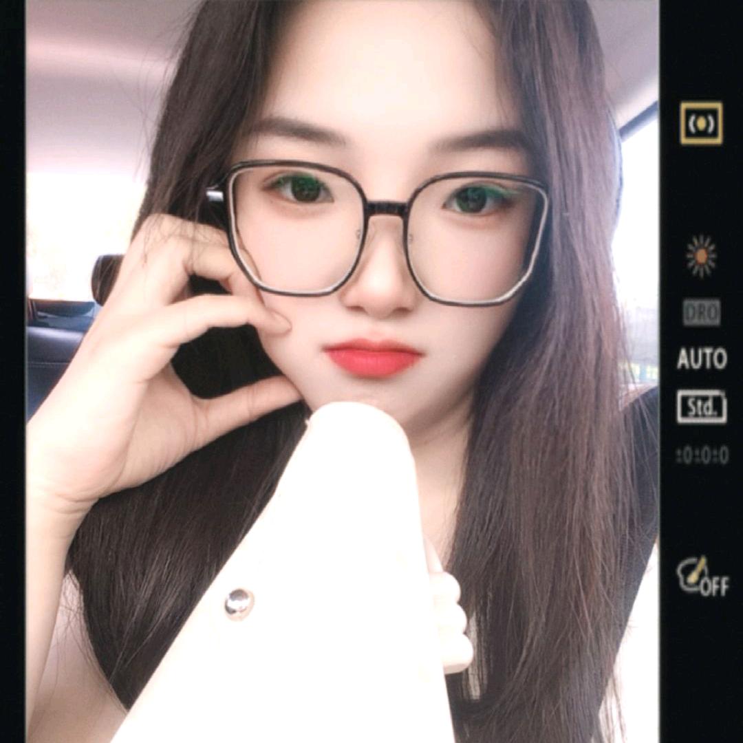 芳芳@